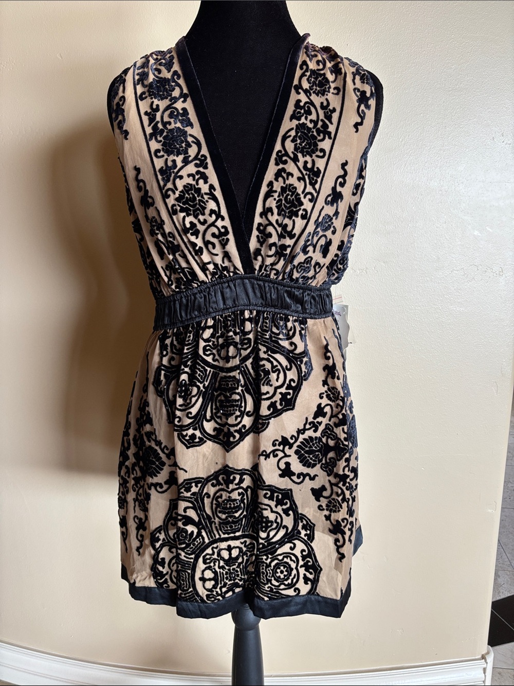 Hale bob silk velvet floral top size S NWT
